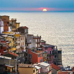 Ines Gasthuis Manarola
